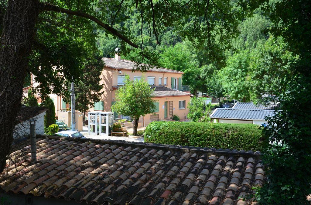 Camping Hotel Les Rives Du Loup Tourrettes-sur-Loup Bagian luar foto