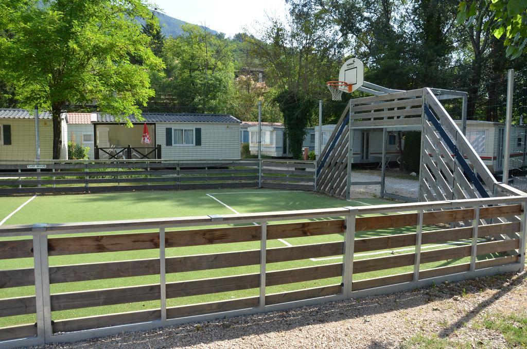 Camping Hotel Les Rives Du Loup Tourrettes-sur-Loup Bagian luar foto