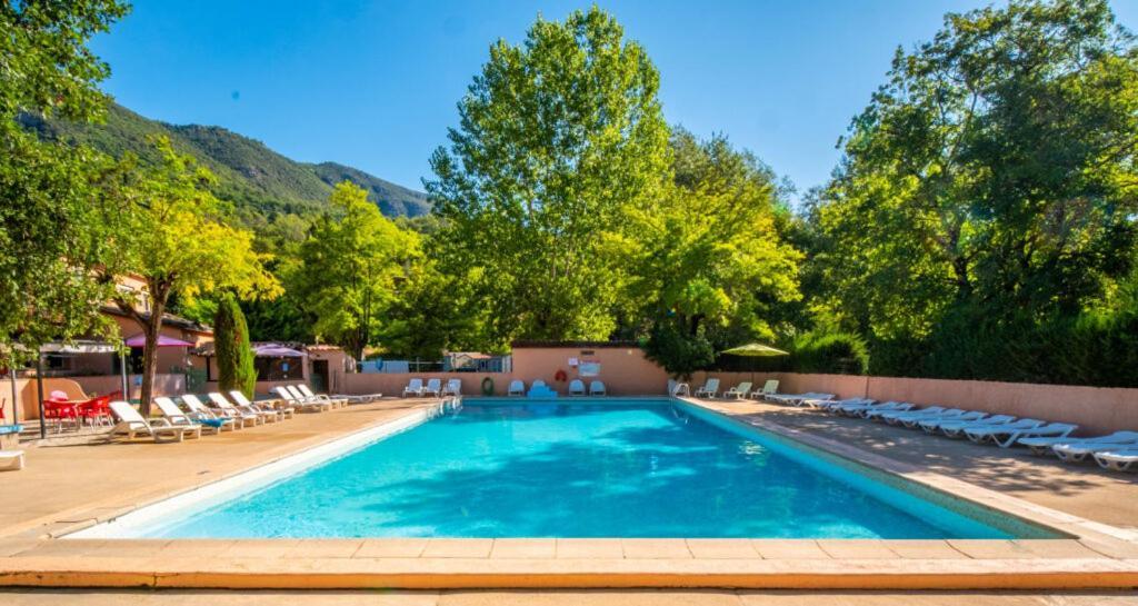 Camping Hotel Les Rives Du Loup Tourrettes-sur-Loup Bagian luar foto