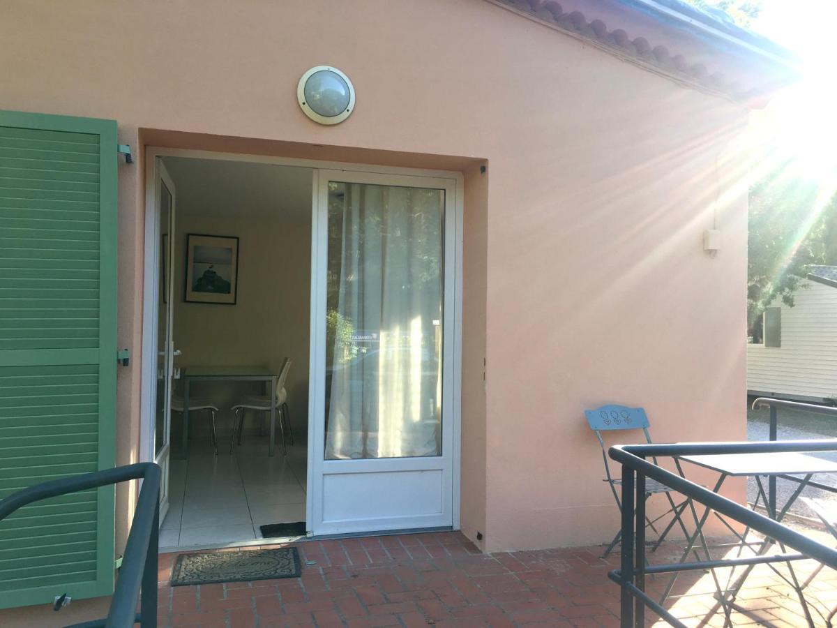 Camping Hotel Les Rives Du Loup Tourrettes-sur-Loup Bagian luar foto