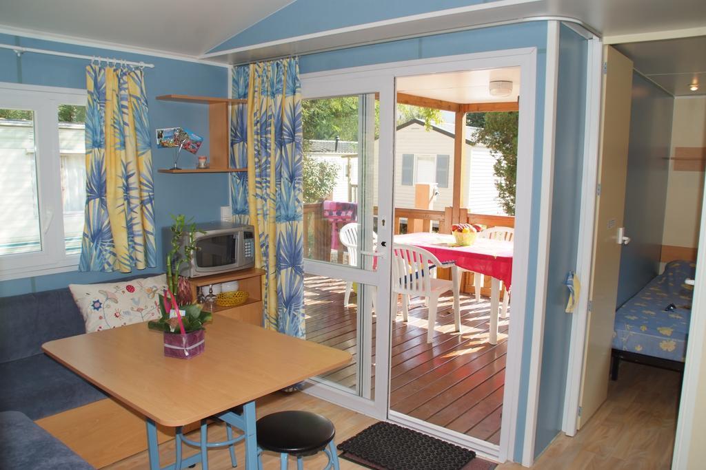 Camping Hotel Les Rives Du Loup Tourrettes-sur-Loup Bagian luar foto