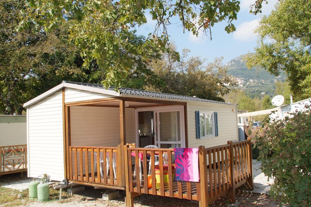 Camping Hotel Les Rives Du Loup Tourrettes-sur-Loup Bagian luar foto